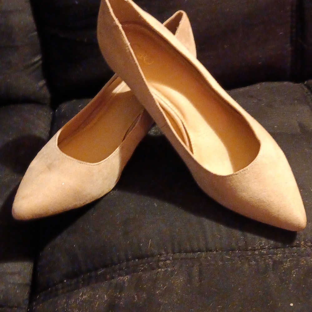 Women's tan suede shoes size 9